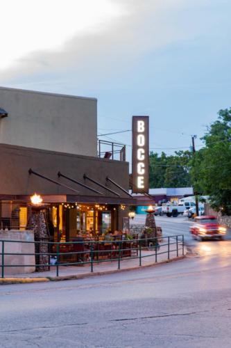 Pizzeria Bocce Building