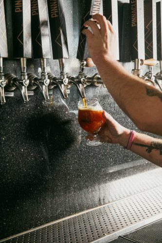 beer pour at pinnacle brewing company
