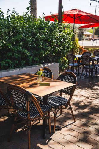 outdoor patio seating at tandy's